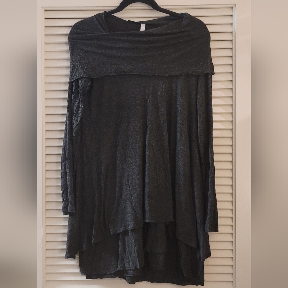 Kensie - Grey Handkerchief Long-Sleeve Tunic Top